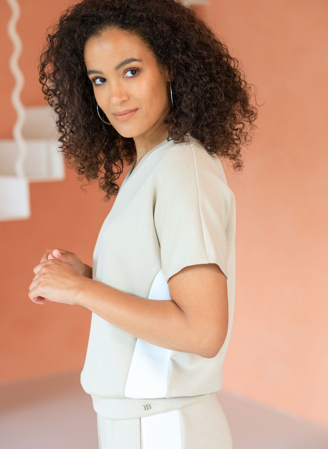 IVY BEAU VYENNA SWEATER