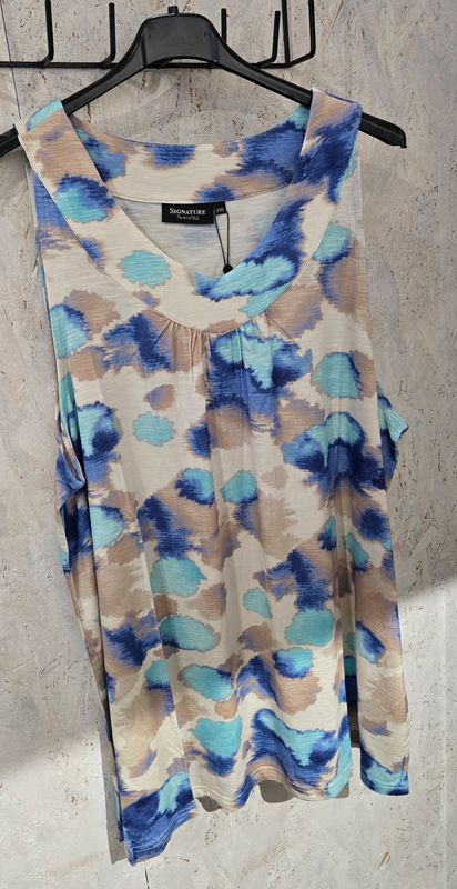 SIGNATURE TOP