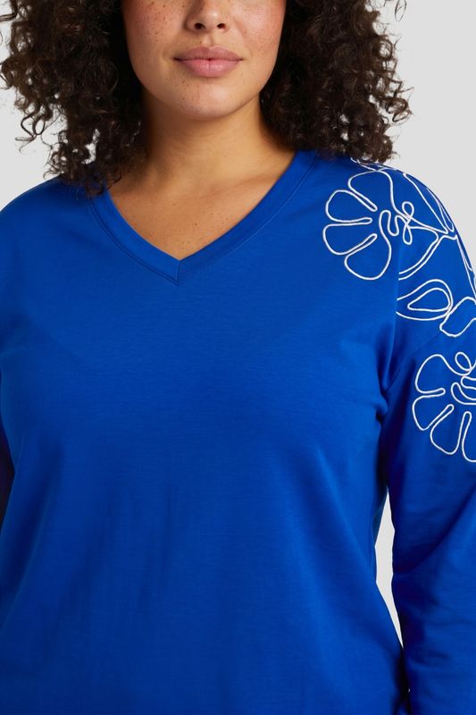 EXXCELLENT HADLEY SWEATER