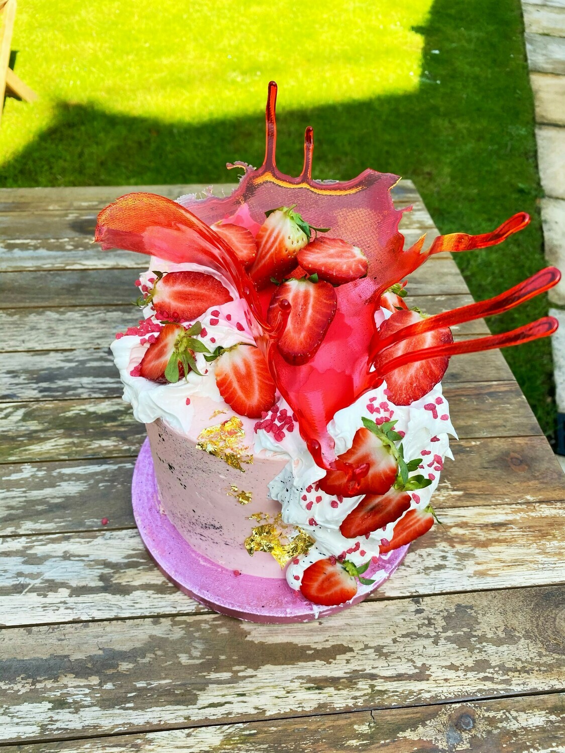 STRAWBERRY EXPLOSION CAKE