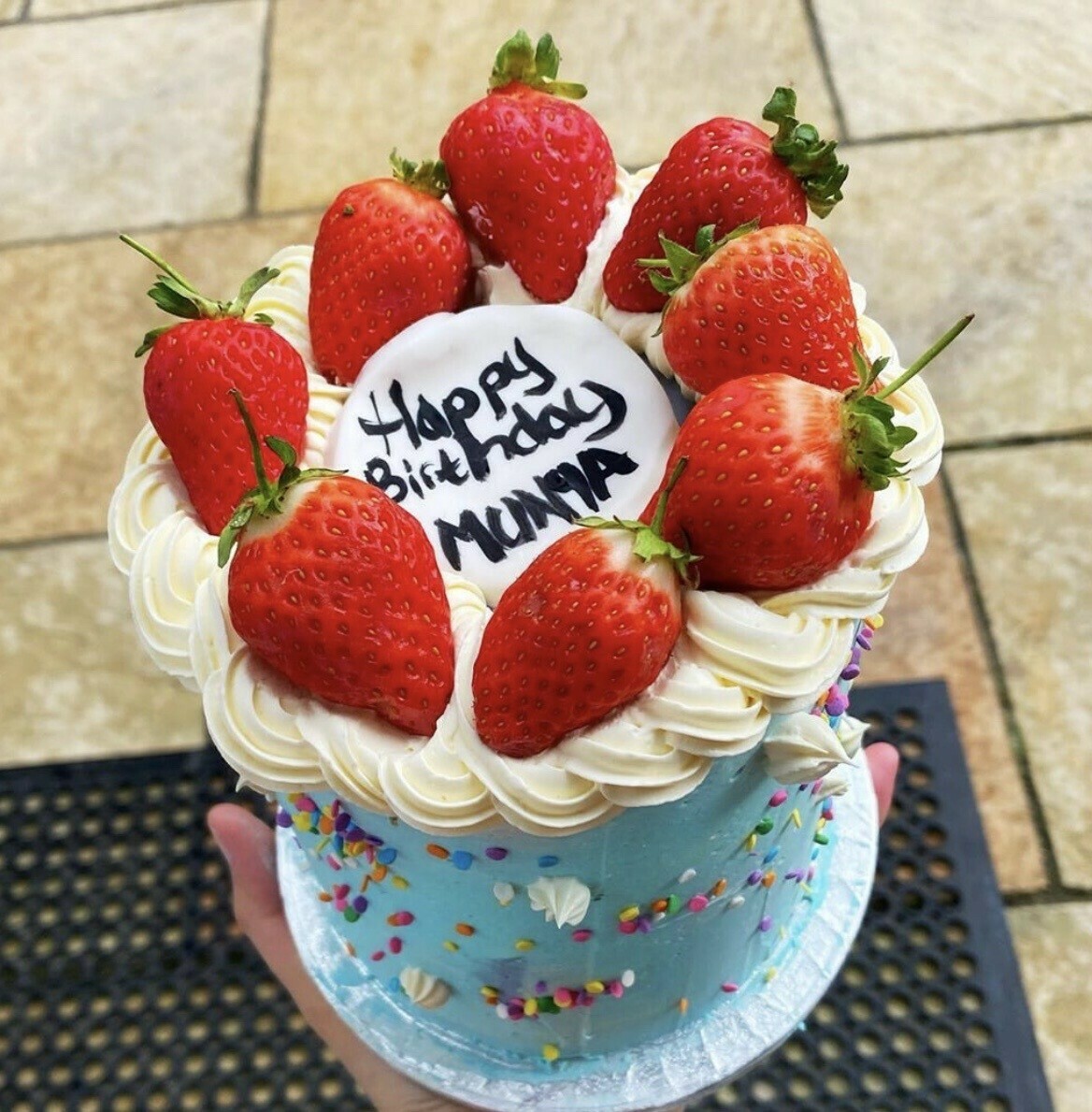 HAPPY&#39;S BAKERY CLASSIC CAKE