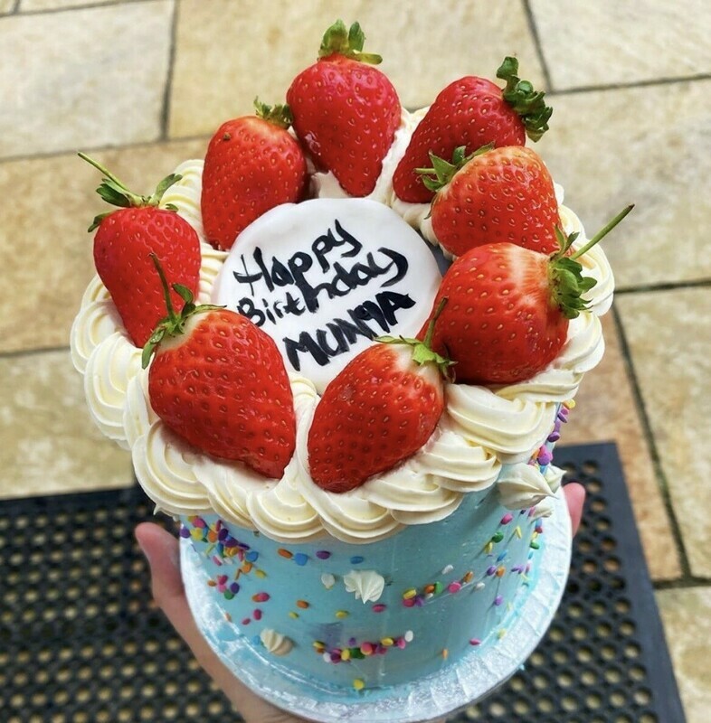 HAPPY&#39;S BAKERY CLASSIC CAKE