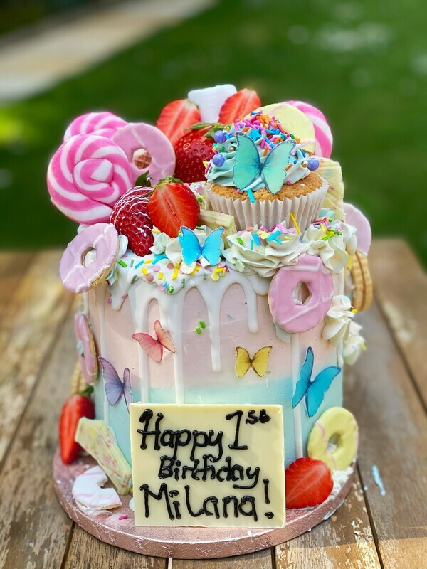 PASTEL DREAM CAKE