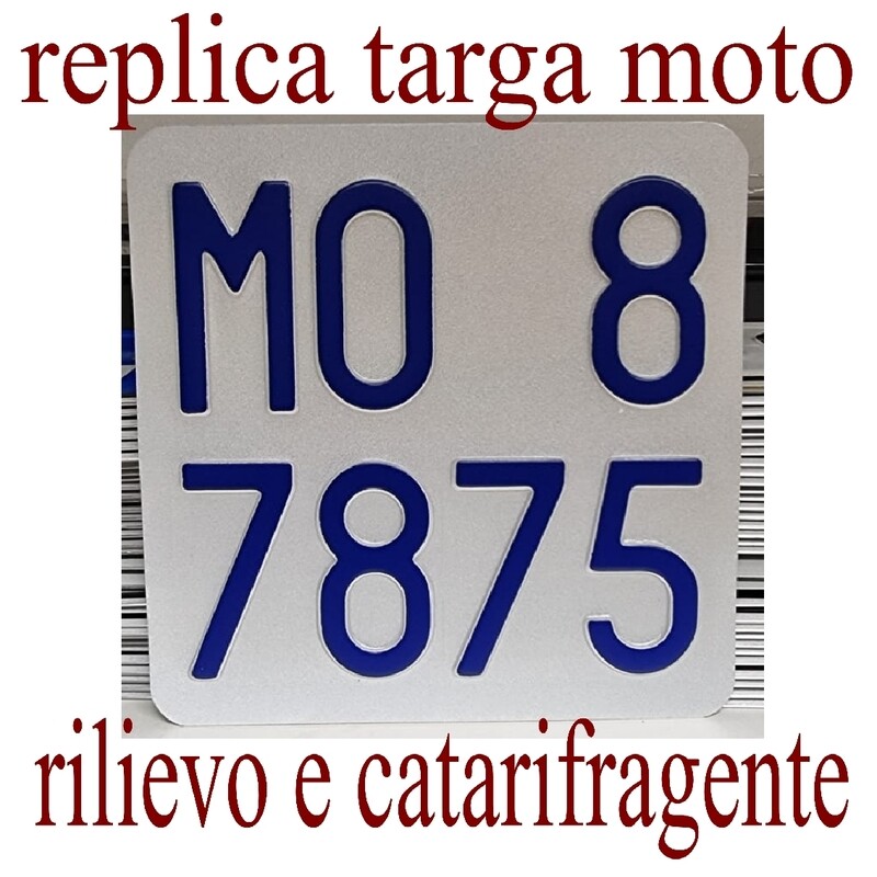 Replica targa moto pre euro misura 16,5x16,5 cm.  a rilievo e catarifrangente sfondo bianco numeri blu