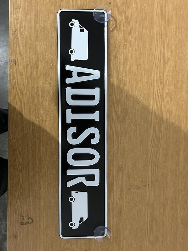 Targa personalizzata colore nero misura 52x11