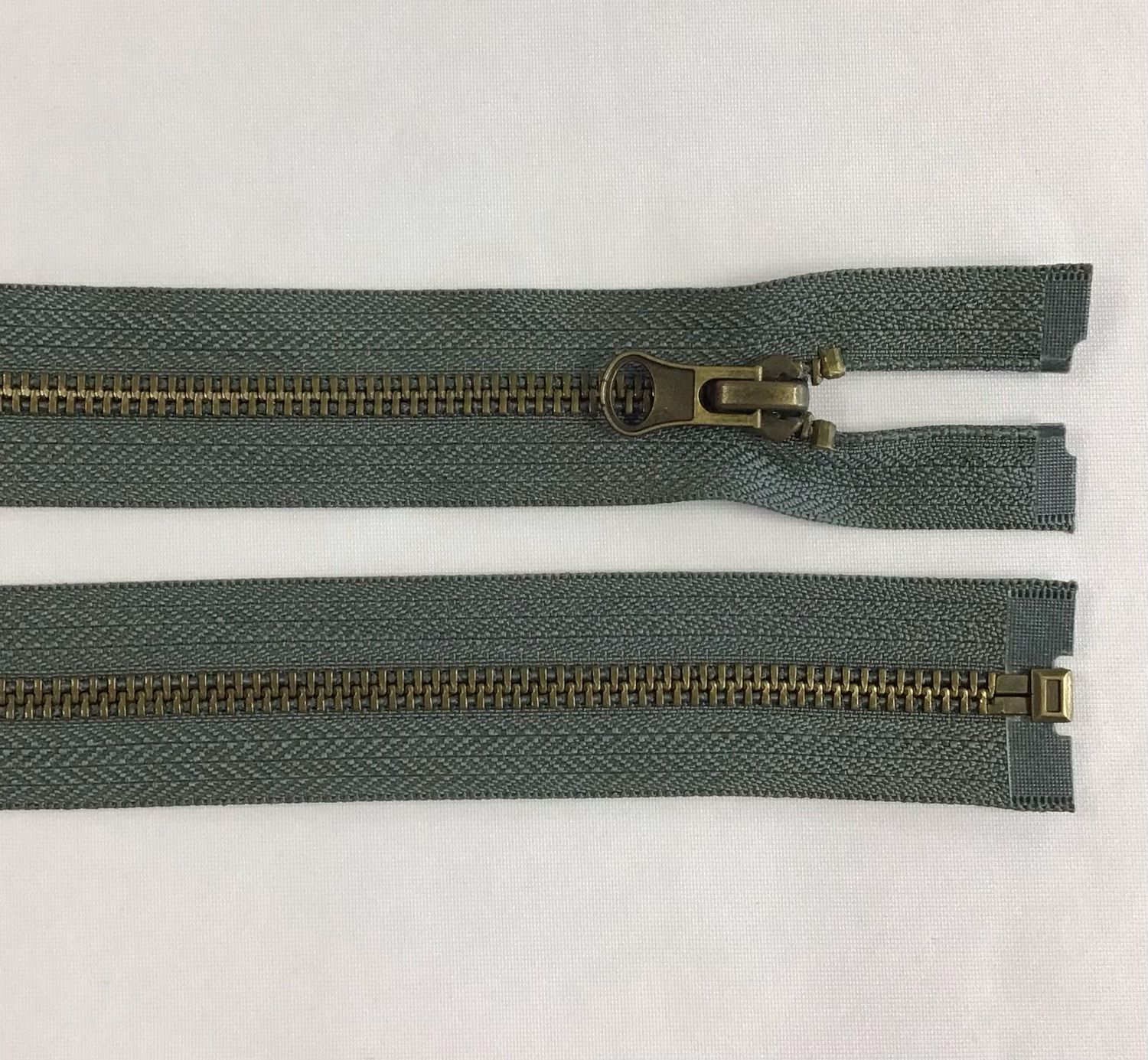 70cm Metal Zip- Grey 70cm Metal Zip- Grey