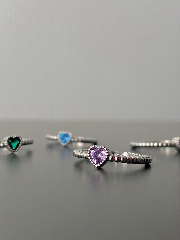 Anello con cuore regolabile