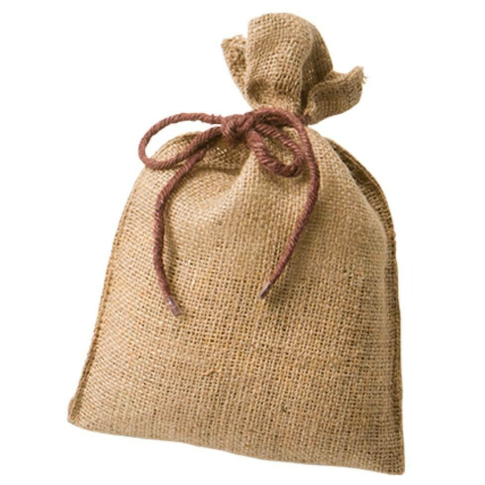 Jutesäck 21×30 cm, med brunt knytsnöre Jutesäck 21×30 cm, med brunt knytsnöre