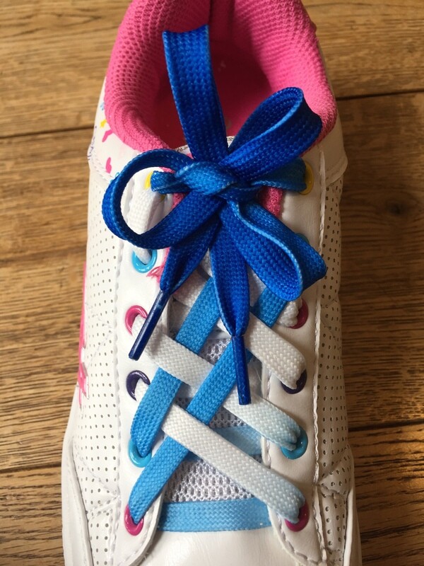 Graduated colour laces