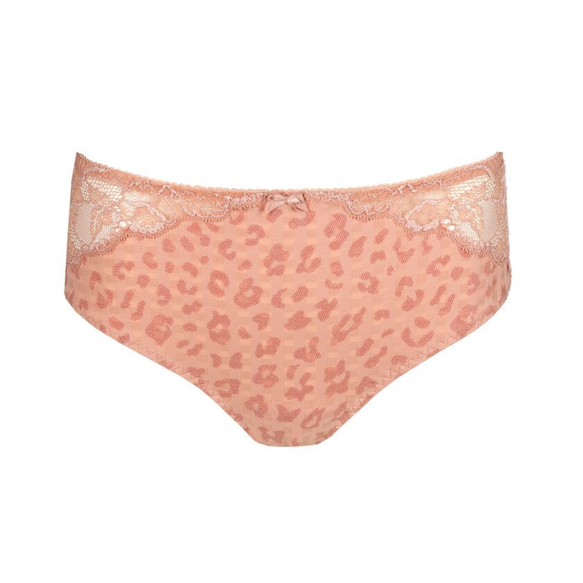 Afbeelding van de PRIMA DONNA MADISON Tailleslip in Sweet Dust. De slip heeft een hoge taille, zachte stoffen en elegante kantdetails in een romantische roze tint.