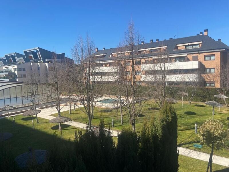 PISO AMPLIO Y LUMINOSO EN UNA DE LAS MEJORES URBANIZACIONES DE MAJADAHONDA