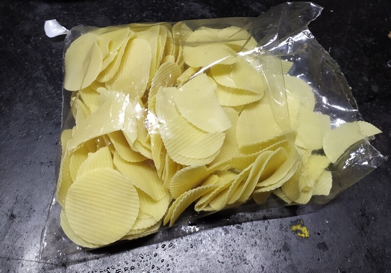 Lays chips pappads 1/4 kg 