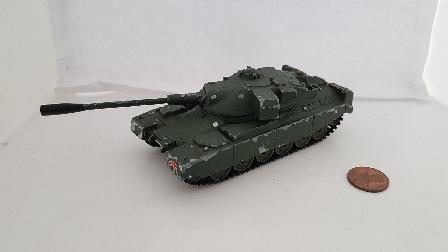Corgi Military Chieftain Medium Tank with both tracks (DA55)