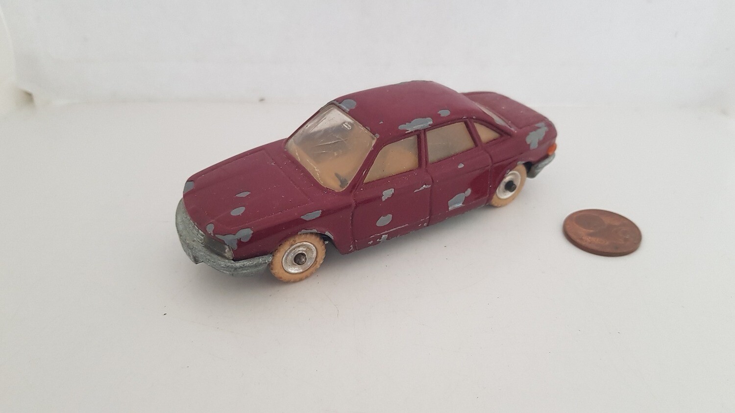 Rare Dinky 1960's NSU Ro 80 Battery Operated Lights (not working) with all tyres (DA102)