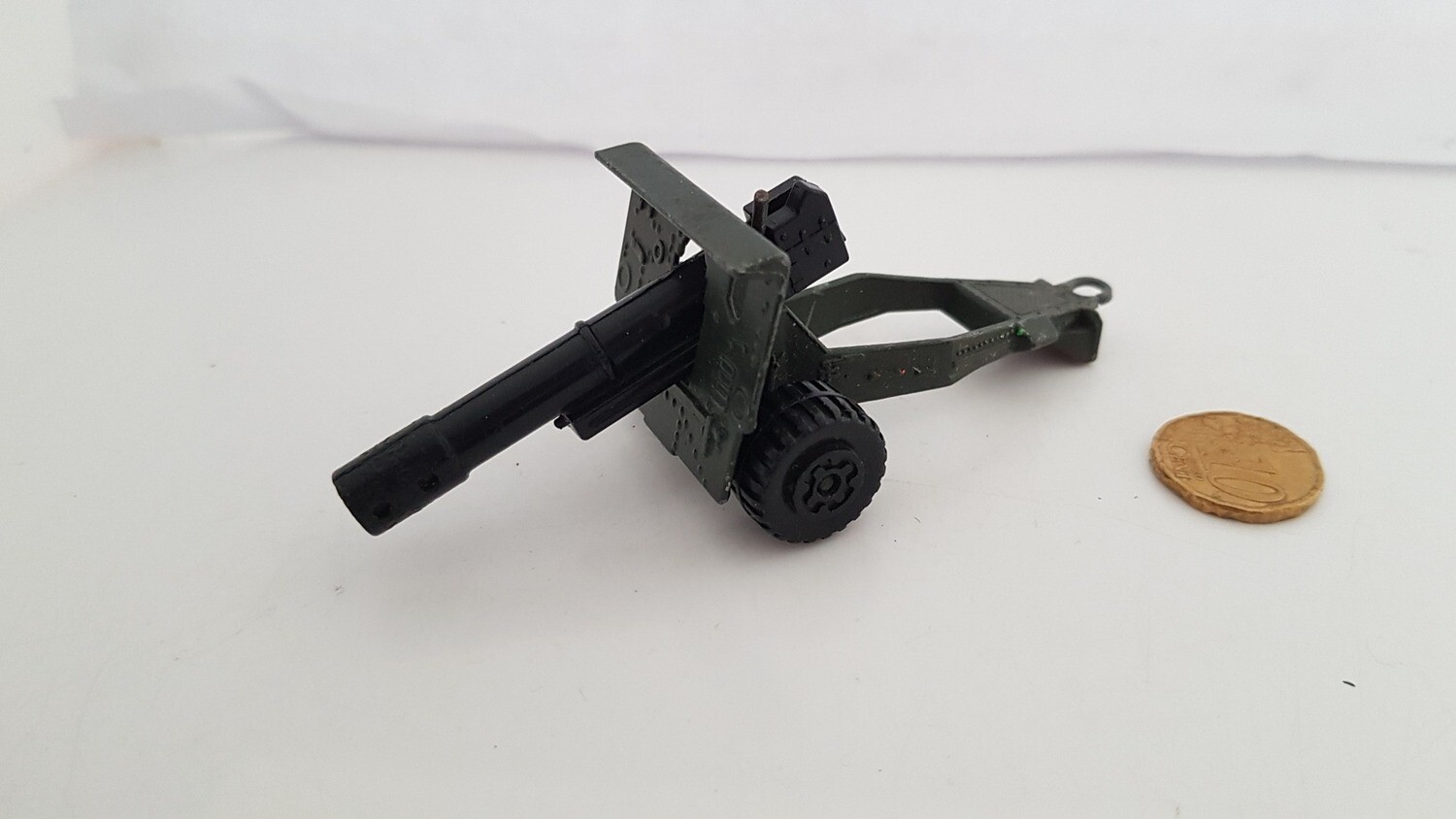 Matchbox Military Field Gun damaged wheel (DD63)