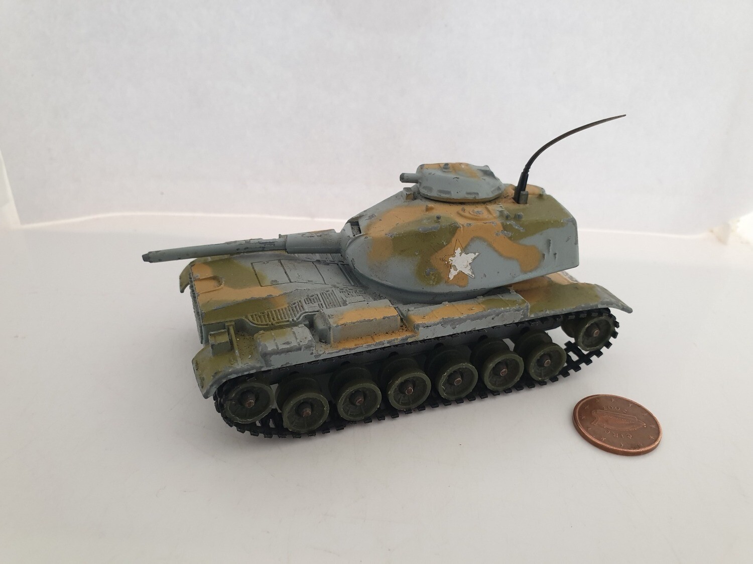Corgi Military M60 Al Medium Tank with both tracks (DE37)