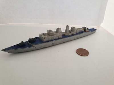 Matchbox 1976 Seakings Guided Missile Destroyer Ship (DE26)