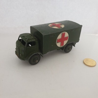 Dinky 1960&#39;s Military Ambulance - missing backdoors (DP59)