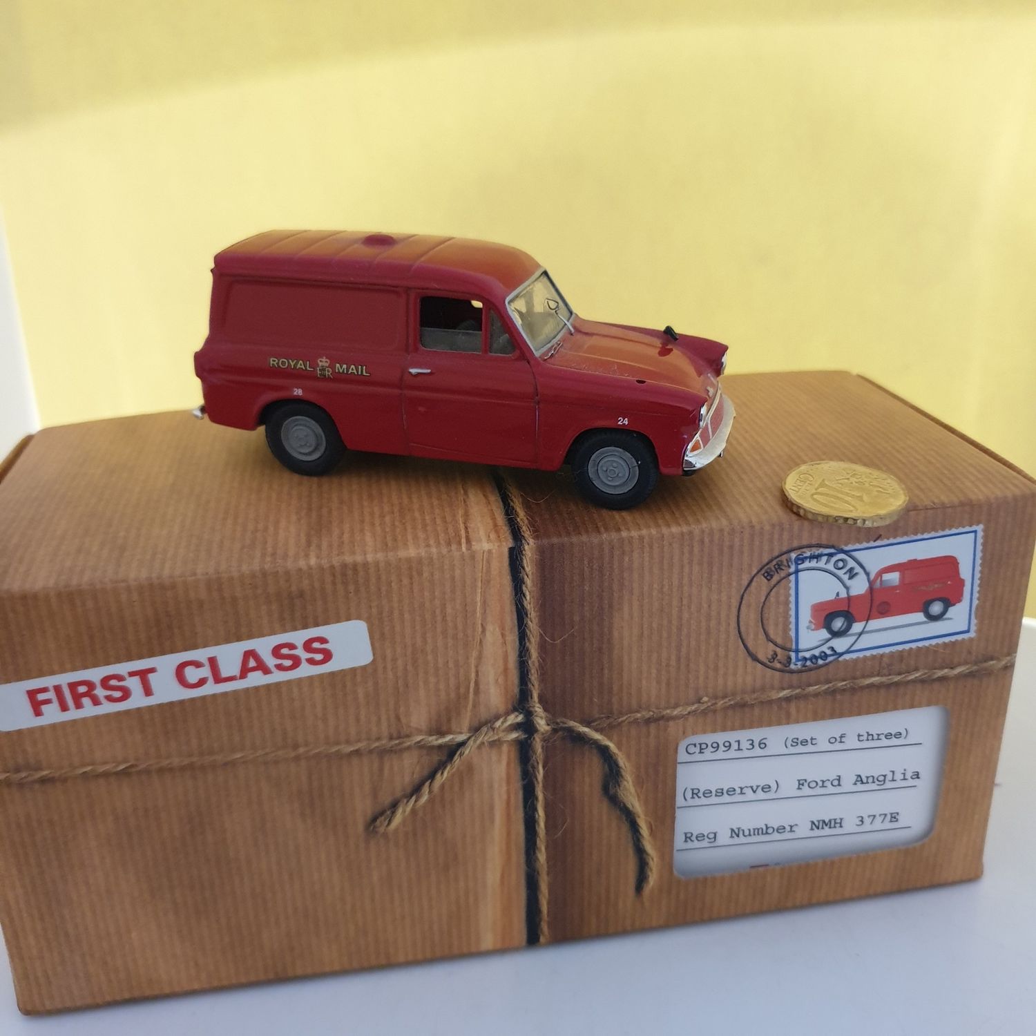 Vanguards Royal Mail Ford Anglia Van - damaged mirrors - Scale 1/43 (YD86)