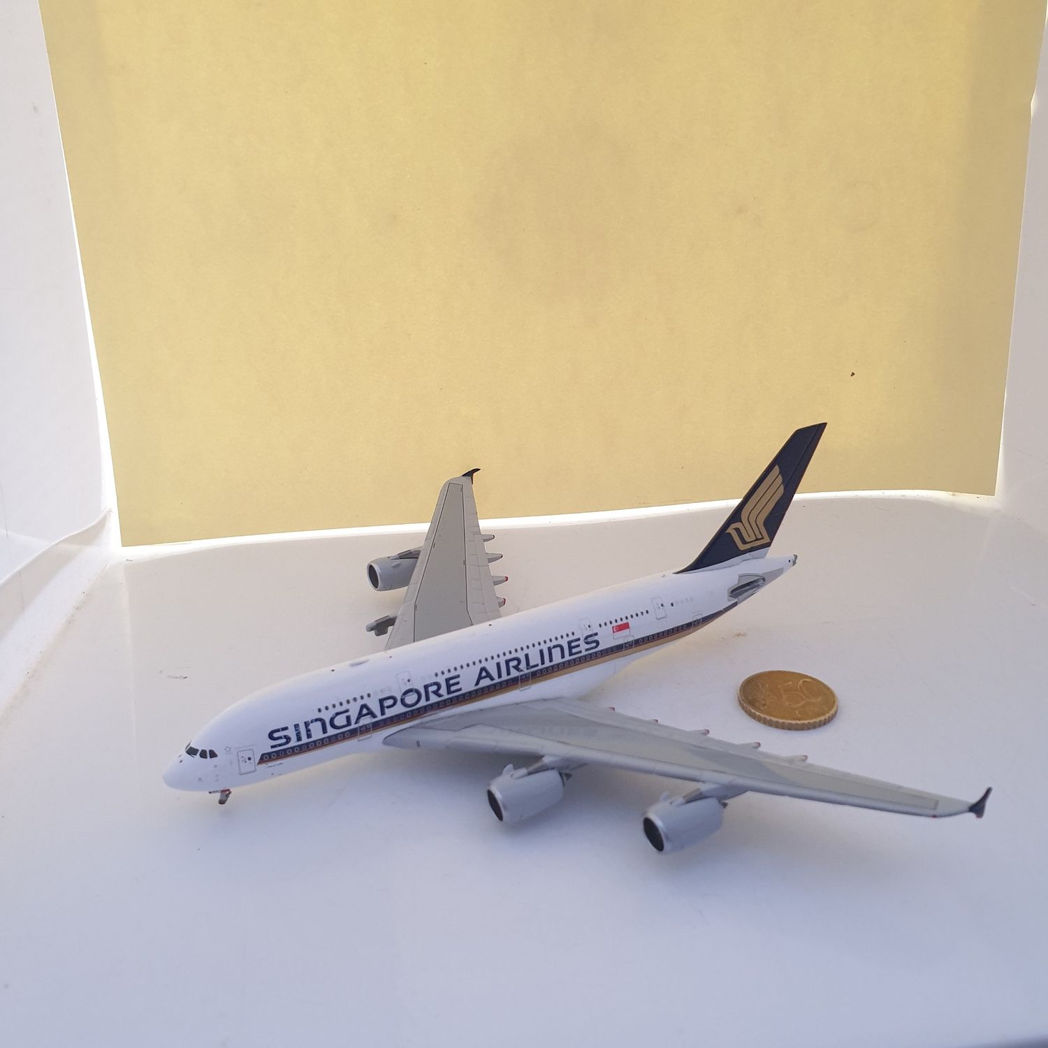 Diecast Model Plane - Singapore Airlines (Ei13)