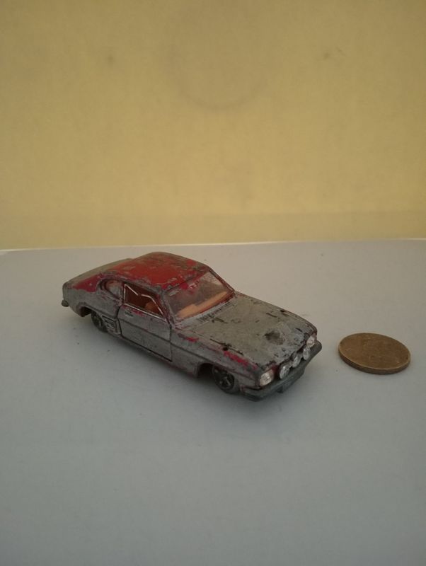 Dinky Ford Capri - no tyres, damaged door (FJ122)