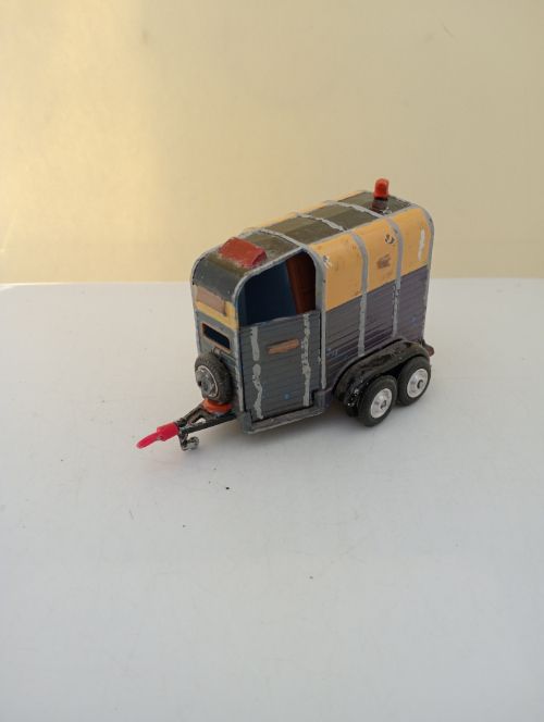 Corgi Horse Box with all tyres (GA73)