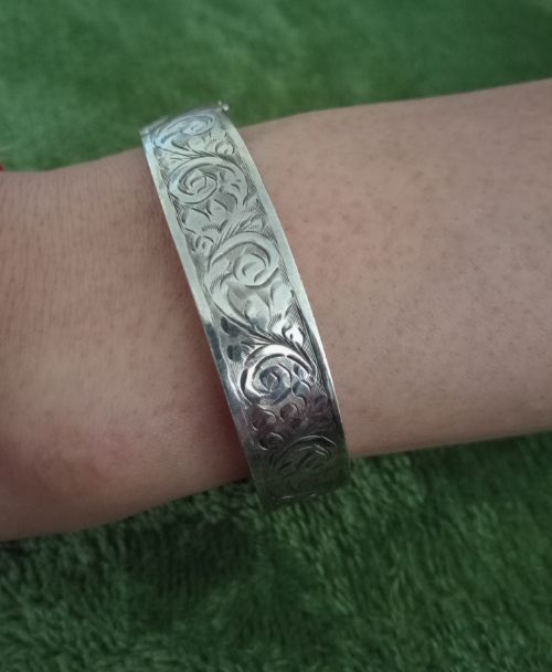 Sterling Silver Bangle with Safety Chain - Hallmarked (SS845)