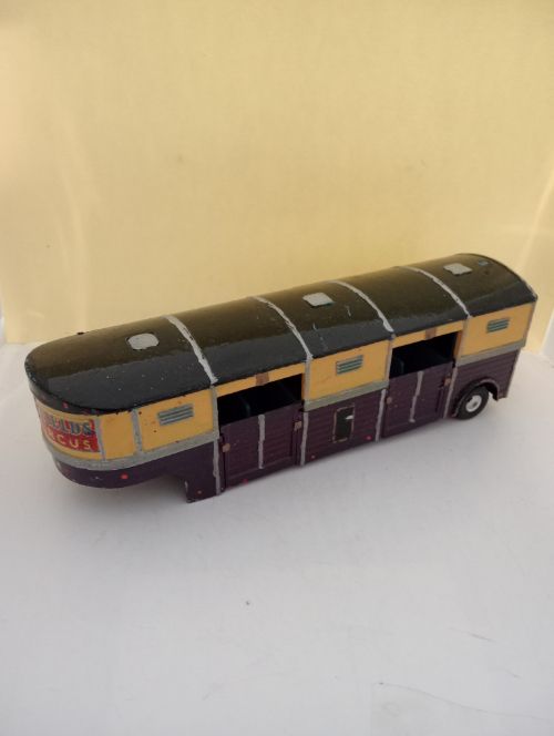 Corgi Chipperfield Horsebox Model for Restoration (GL29)