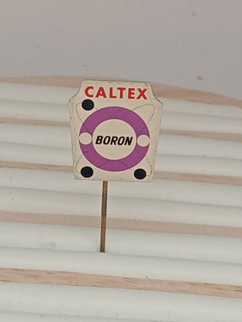 Vintage CALTEX Oil Pin Badge (FL06)