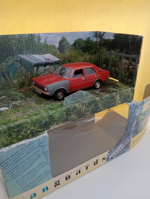 Vanguards Morris Marina - Scale 1/43 (EX06)