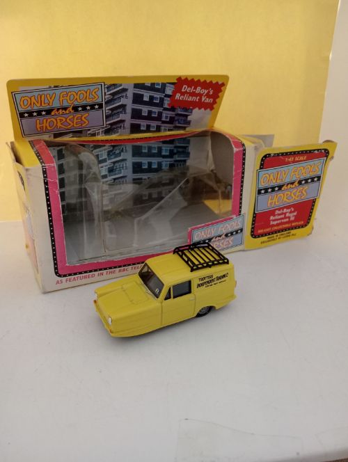 Lledo Only Fools &amp; Horses Robin Reliant Van - Scale 1/43 (FX28)