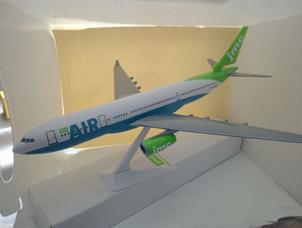 JMC Air Airlines BOEING 757-200 1:200 Scale - Snap Fix Plastic Model (FX73)