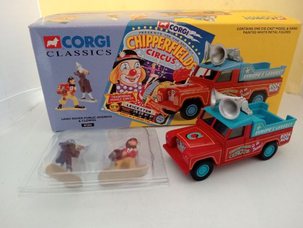 Chipperfields Circus Land Rover With Clowns - Scale 1/50 (FX79)