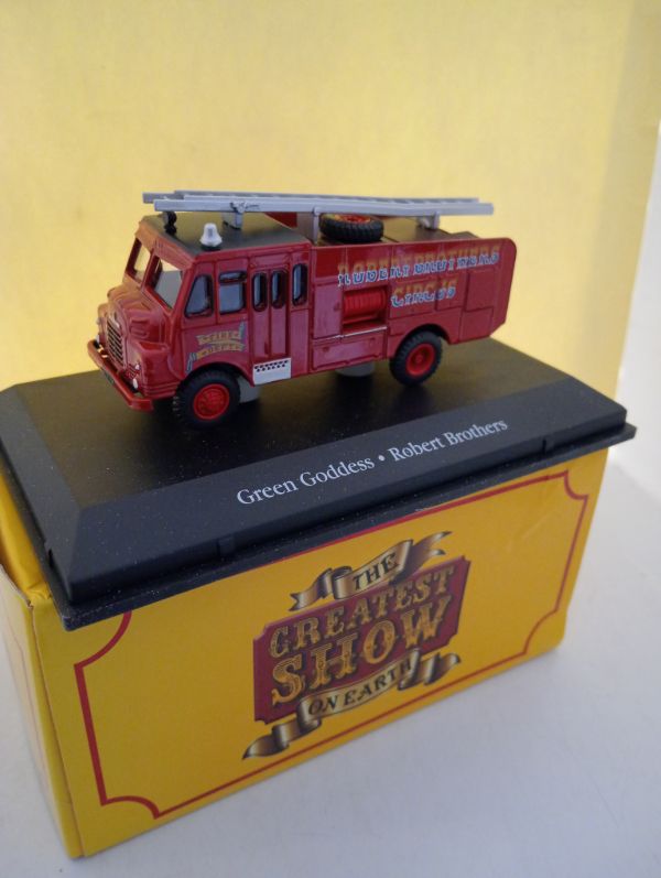 Atlas Editions 1/76 Scale 4 654 113 - Bedford Green Goddess - Robert Brothers (FX105)