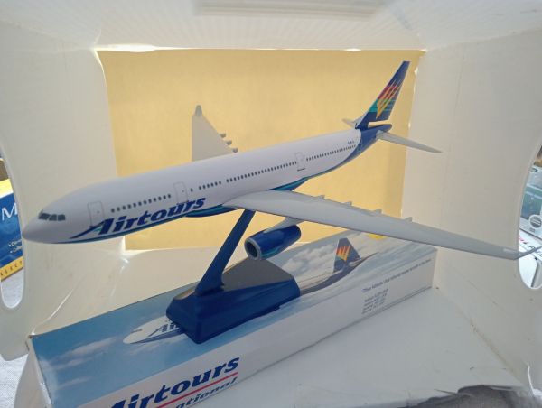 Airtours Snap &amp; Fix Plastic Plane (FX111)