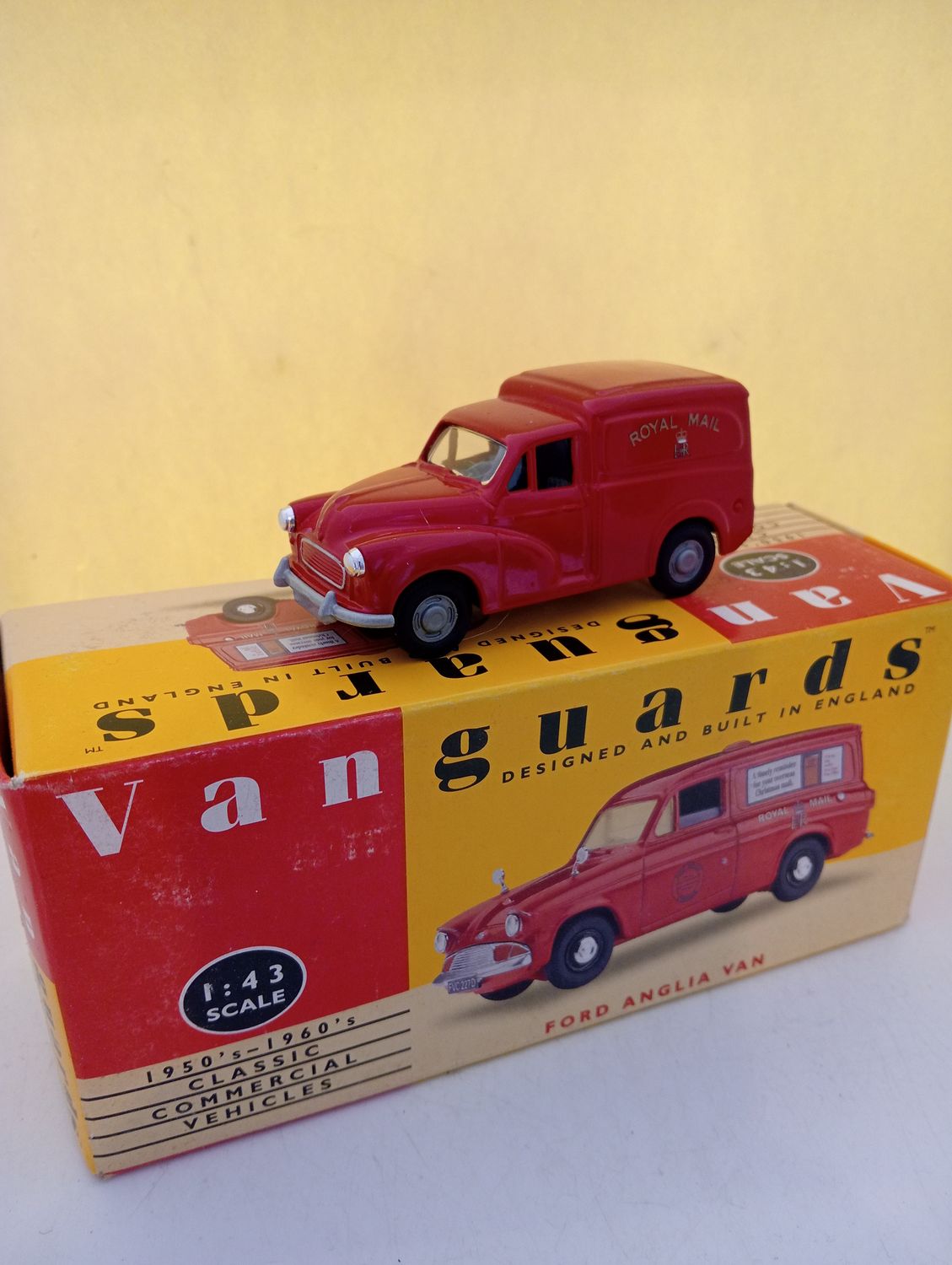 Vintage Boxed Model - As seen in the photo. - WRONG BOX