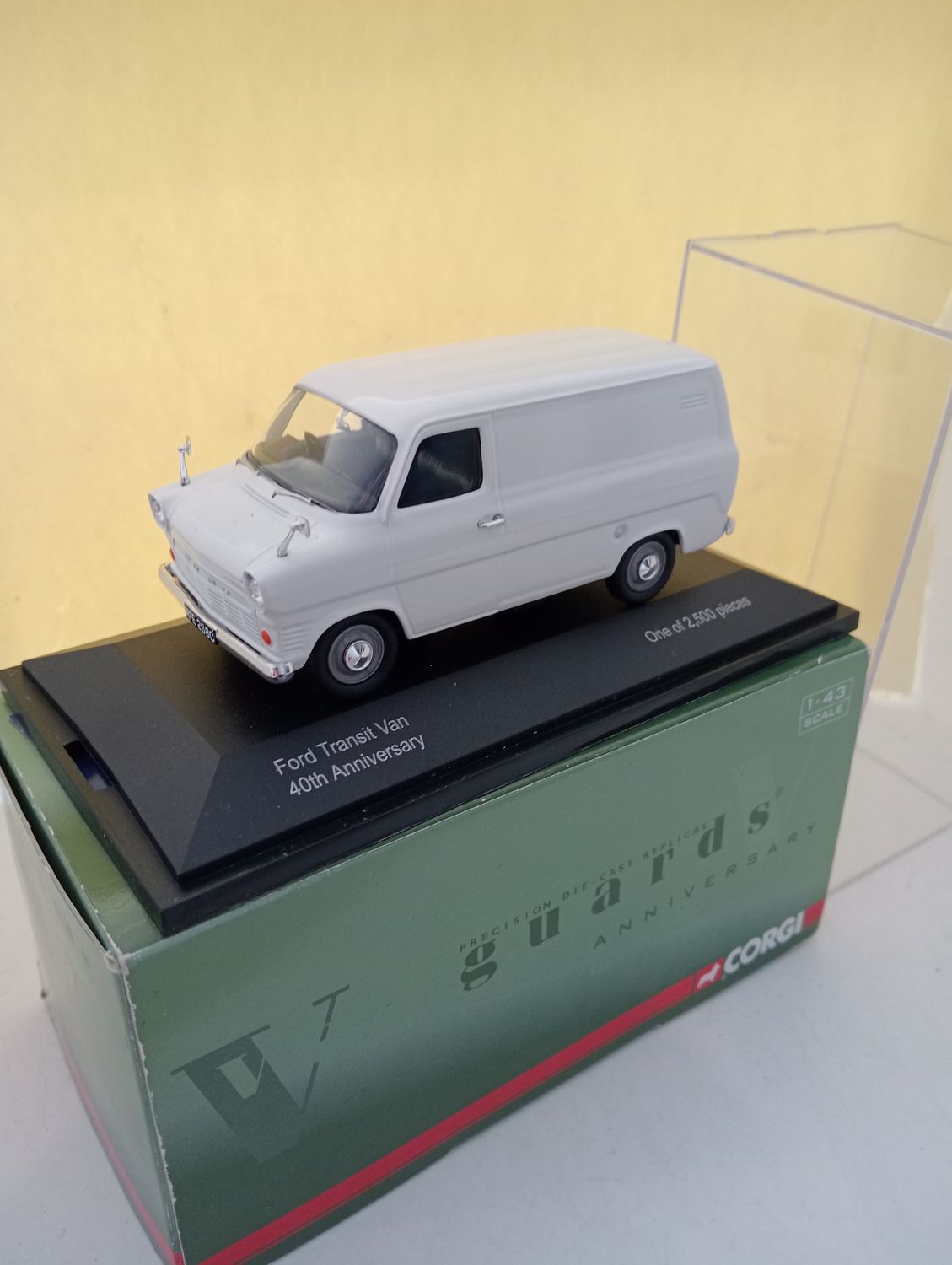 RARE Corgi Vanguards Ford Transit Mk1 White 40th Anniversary VA06618.