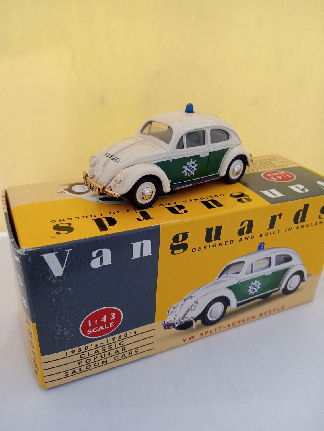 Diecast Model - has been on display (FX204)