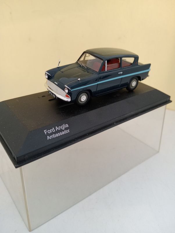 Corgi Ford Anglia - Damaged Mirror (FX292)