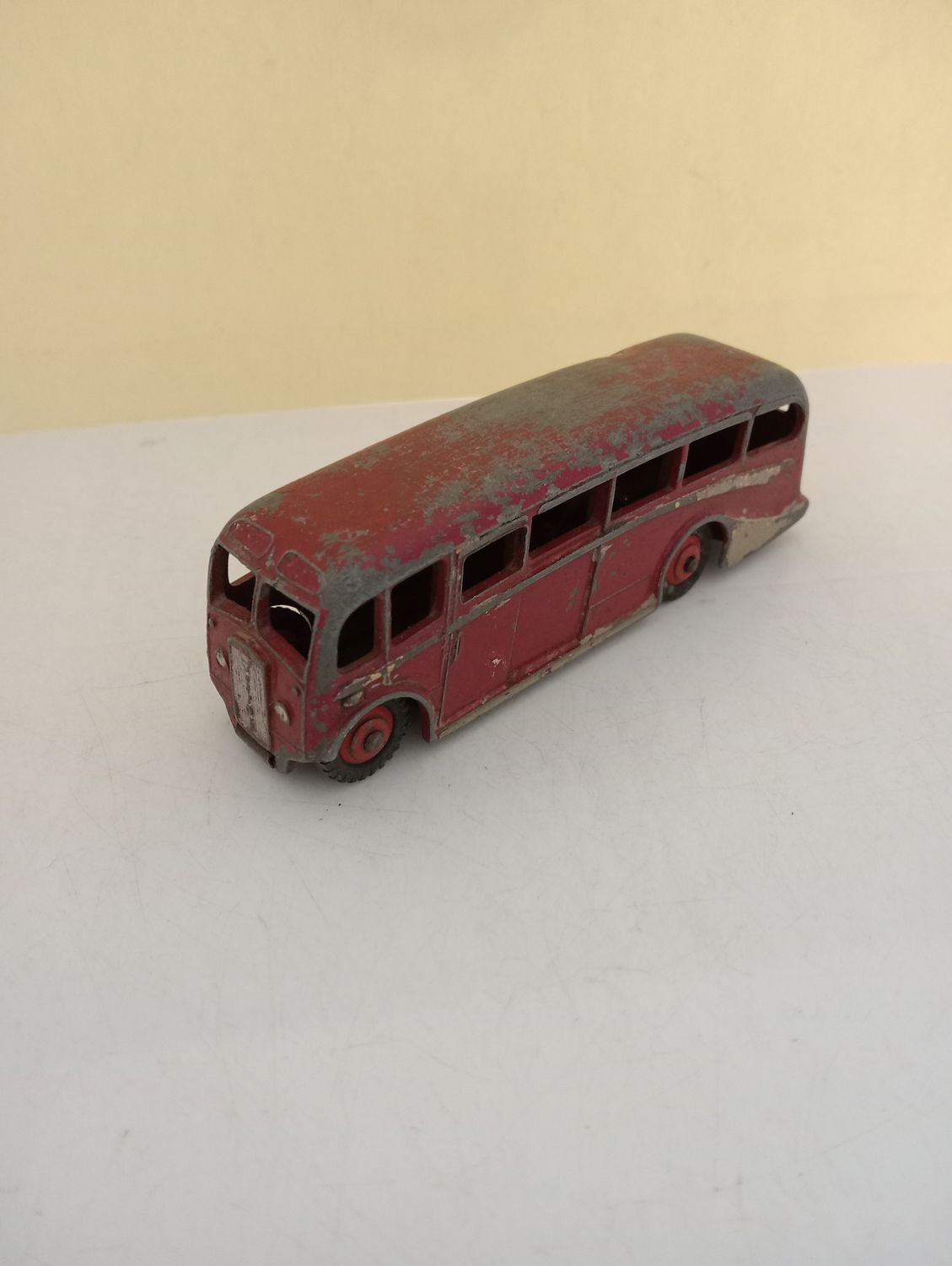 Dinky Luxury Coach Model (GP09)