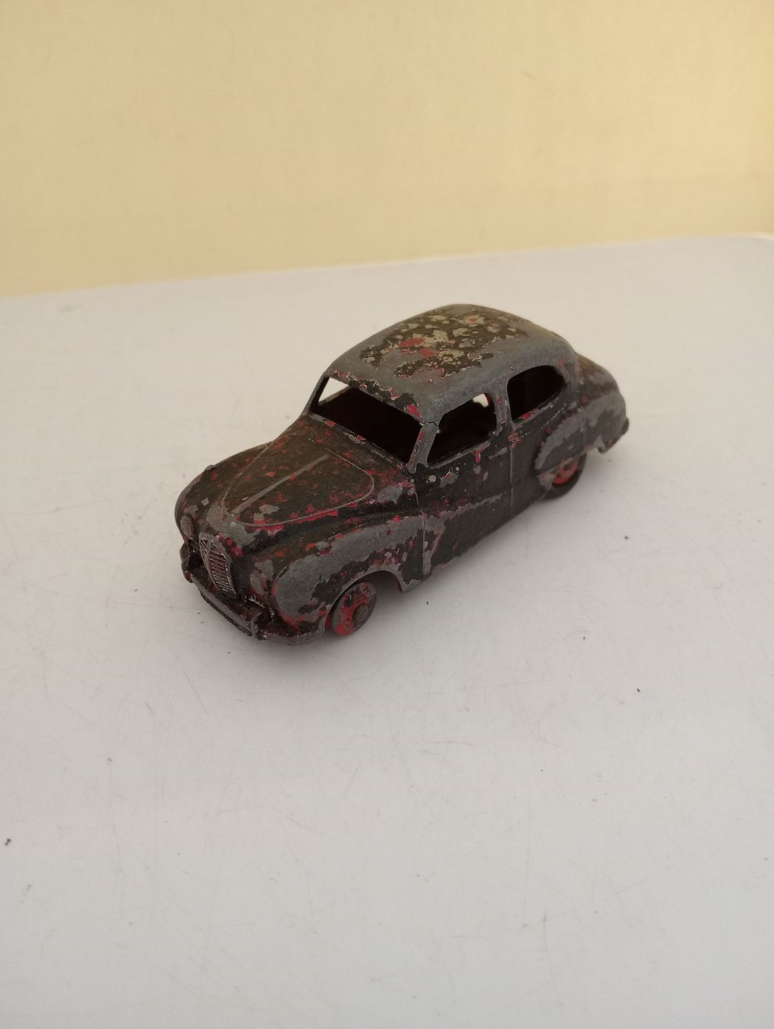 Dinky Austin Somerset (GP26)