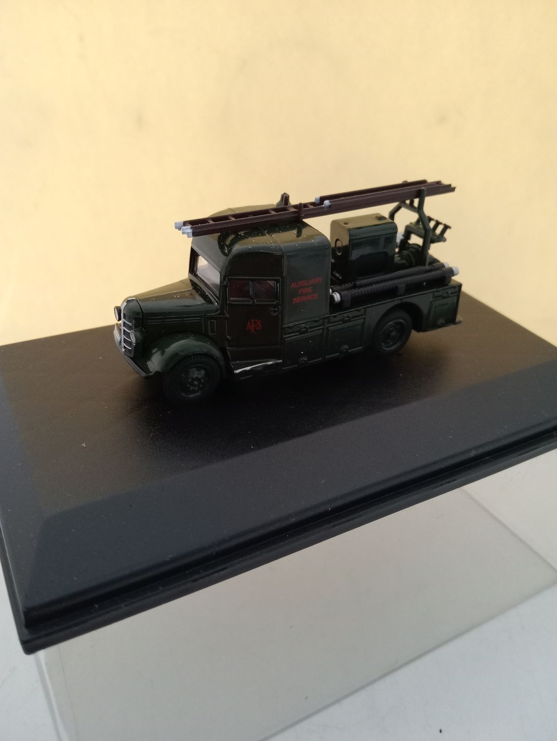 Oxford Diecast Fire Engine - Scale 1/76 (DX43)