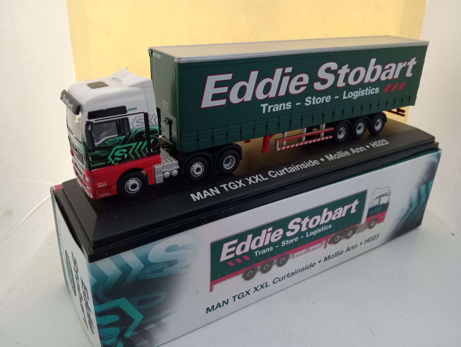 Atlas Eddie Stobart Truck - Scale 1/76 (DX27)