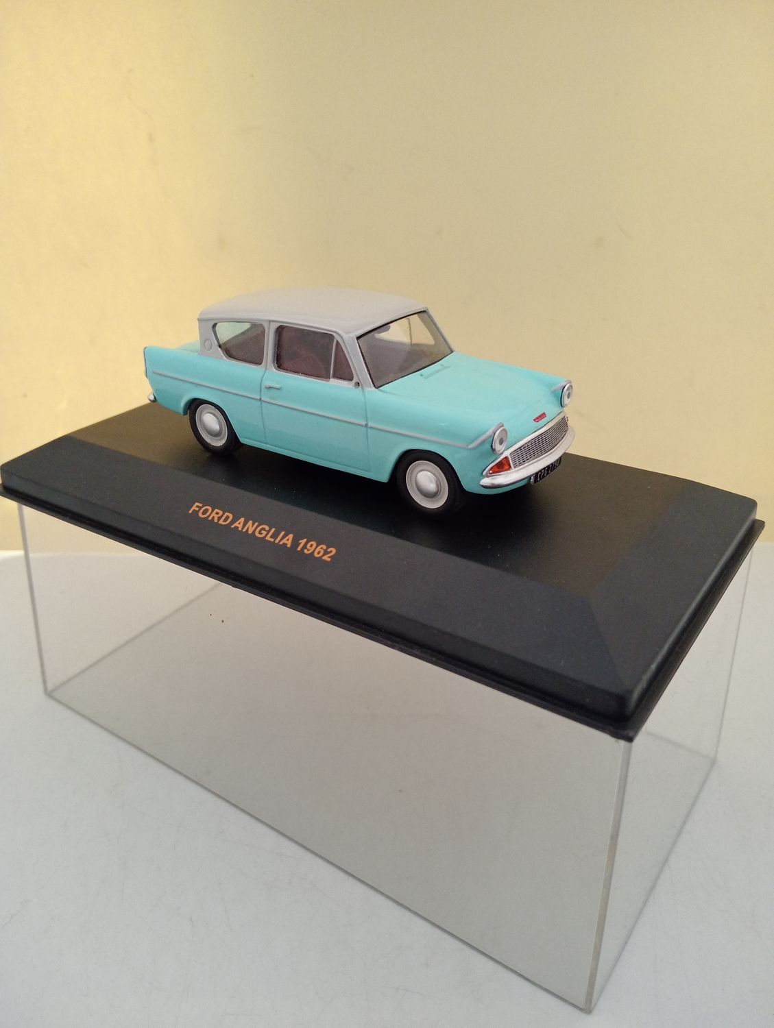 Diecast Model - Scale 1/43 (DX74)