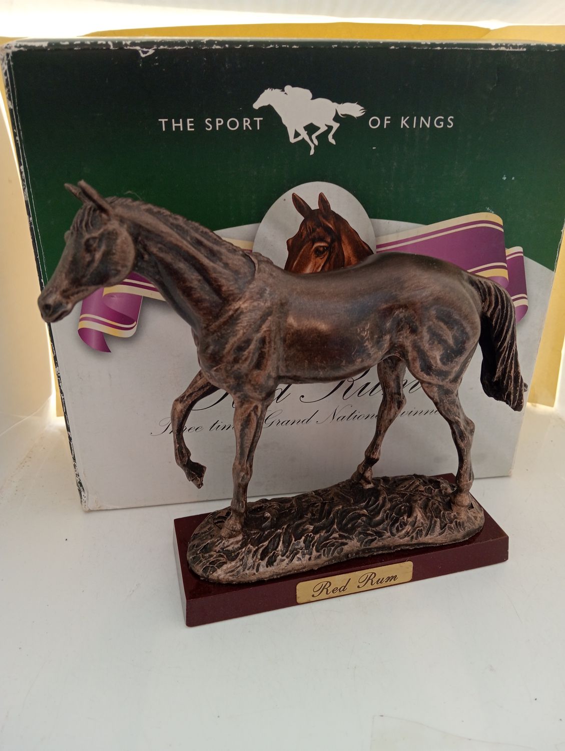 Atlas Tripe Grand National WINNER Red Rum Racing Horse Figure (EX02)