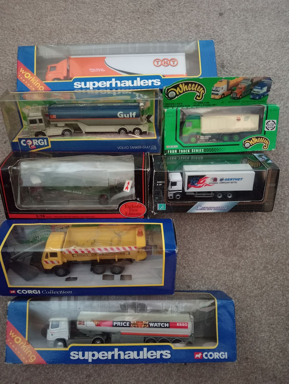 Job Lot of 7 Trucks/Models - Scale Aprox. 1/64 (Joblot01)