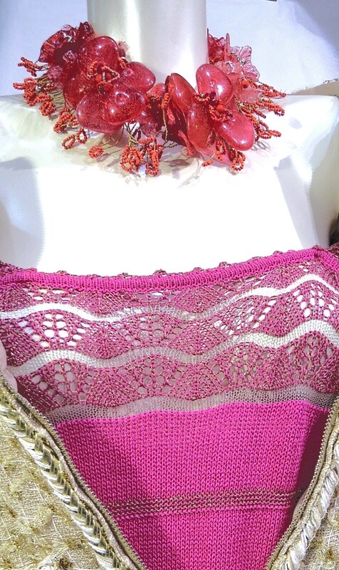 Collier Plastron  Anémones Rouge Haute Couture