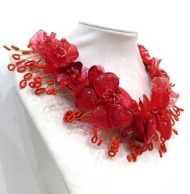 Collier Plastron  Anémones Rouge Haute Couture