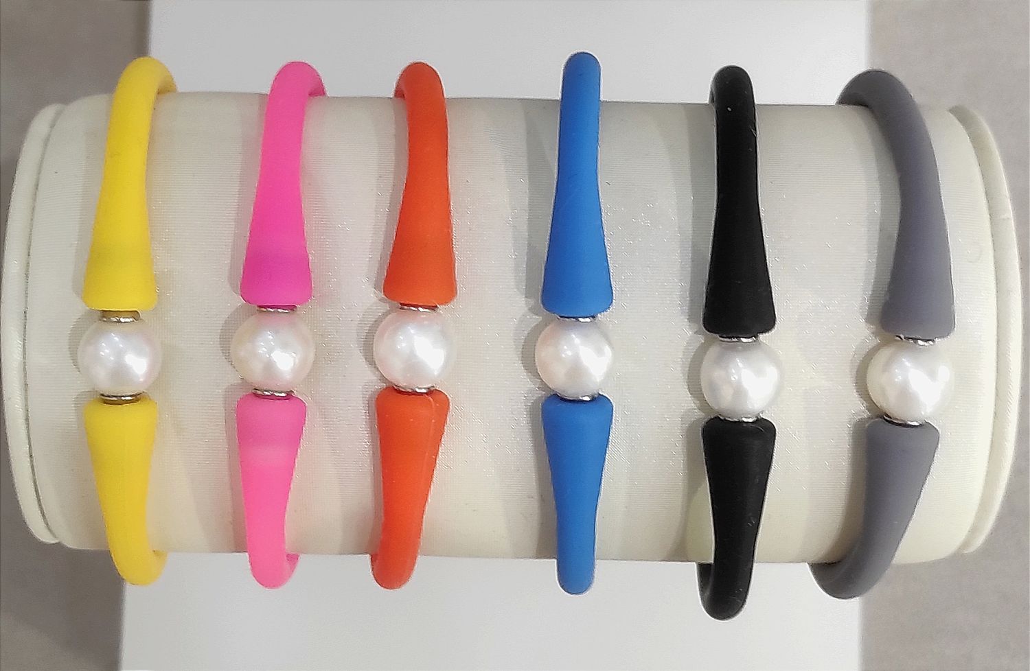 Bracelet perle de culture et silicone