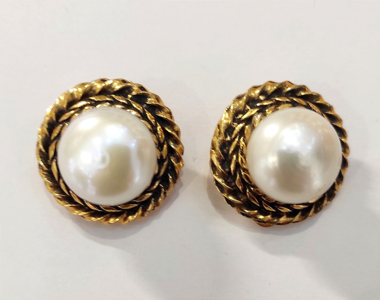 Chanel Clips perles de culture